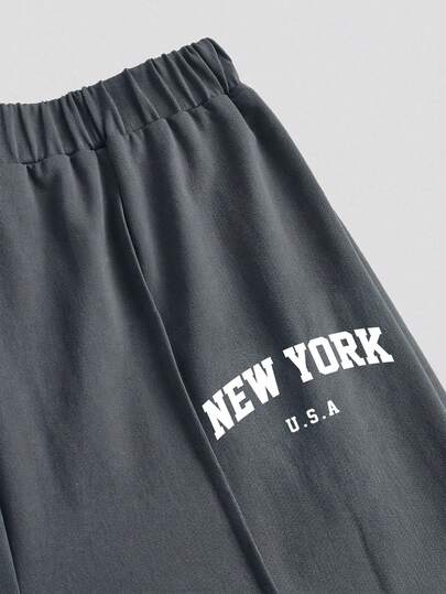 SHEIN Girlism مجموعة قطعتين من ملابس علوية بأكمام راجلان فضفاضة مطبوع عليها حرف نيويورك وشورت مطوي للفتيات المراهقات، ملابس كاجوال يومية، مناسبة للعودة إلى المدرسة، والعطلات العائلية والنزهات الربيعية، وارتداء اليومي في مناسبات متنوعة