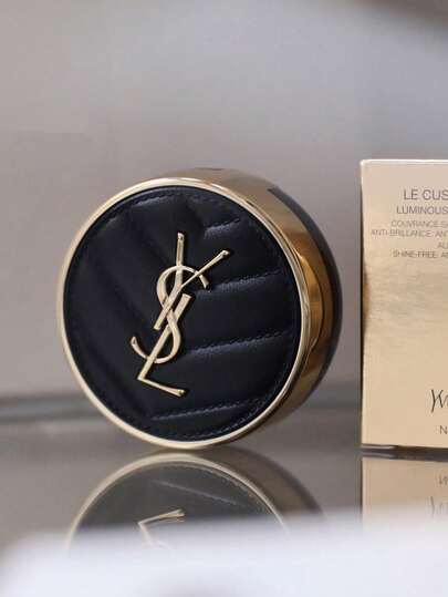 YSL [ميني] تاتش إيكلا أول في واحد أساس إضاءة #20، 5 جرام / أساس كريمي مطفي، تغطية عالية، طويل الأمد / أساس مطفي مشرق 24 ساعة مع فوائد العناية بالبشرة