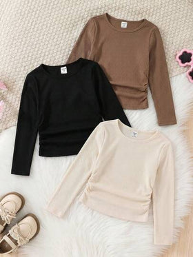 SHEIN قمصان داخلية محبوكة بأكمام طويلة ذات لون أساسي مريح للفتيات الصغيرات، مناسبة للارتداء اليومي والمدرسي في فصلي الخريف والشتاء، ضرورية وعملية، متناسقة مع الأم والابنة، قمصان بشكل قلب للفتيات. قمصان بأكمام طويلة للفتيات، مناسبة لعيد الميلاد.