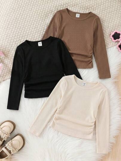SHEIN قمصان داخلية محبوكة بأكمام طويلة ذات لون أساسي مريح للفتيات الصغيرات، مناسبة للارتداء اليومي والمدرسي في فصلي الخريف والشتاء، ضرورية وعملية، متناسقة مع الأم والابنة، قمصان بشكل قلب للفتيات. قمصان بأكمام طويلة للفتيات، مناسبة لعيد الميلاد.
