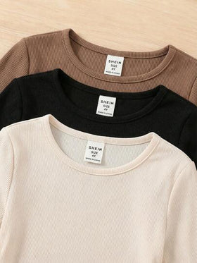 SHEIN قمصان داخلية محبوكة بأكمام طويلة ذات لون أساسي مريح للفتيات الصغيرات، مناسبة للارتداء اليومي والمدرسي في فصلي الخريف والشتاء، ضرورية وعملية، متناسقة مع الأم والابنة، قمصان بشكل قلب للفتيات. قمصان بأكمام طويلة للفتيات، مناسبة لعيد الميلاد.