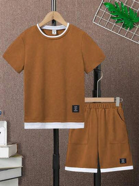 SHEIN Mirajuku بلوزة جرافيك ذات رقبة مستديرة وشورت جيب للأولاد المراهقين، طقم كاجوال