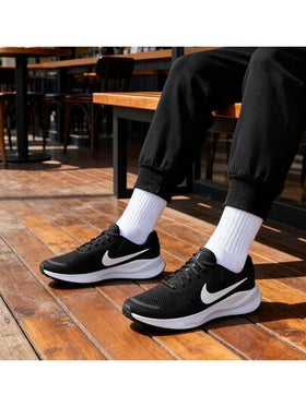 Nike أحذية ركض كاجوال مريحة مبطنة خفيفة الوزن للرجال من نايك موديل Revolution 7 FB2207-001