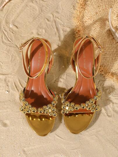 On feet& in love صنادل نسائية أنيقة وعصرية ذات كعب عالٍ وفتحة للأصابع مع حزام وإبزيم، مناسبة للارتداء مع الفساتين