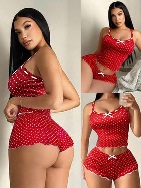 SHEIN SXY مجموعة بيجامة كاجوال للنساء بنقشة نقاط، قميص كامي + شورت قطعتان
