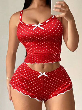 SHEIN SXY مجموعة بيجامة كاجوال للنساء بنقشة نقاط، قميص كامي + شورت قطعتان