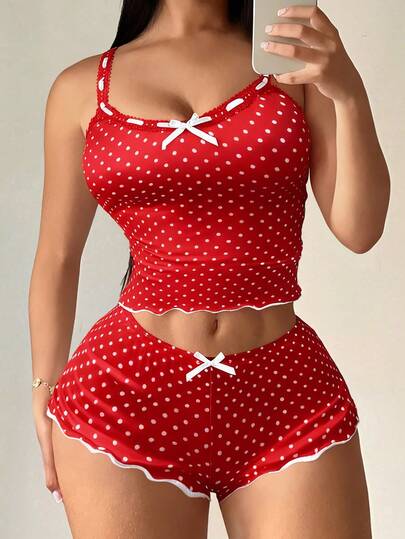 SHEIN SXY مجموعة بيجامة كاجوال للنساء بنقشة نقاط، قميص كامي + شورت قطعتان