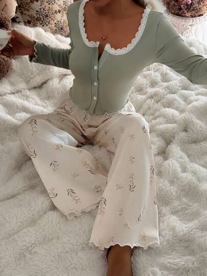 SHEIN بيجامة نسائية مكونة من كارديجان بياقة مربعة مزين بالدانتيل محبوك وبنطلون بطبعة زهرية، أكمام طويلة