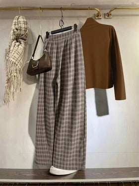 SHEIN Franclia مجموعة جديدة لخريف وشتاء: ملابس علوية قاعدية بياقة عالية بنية داكنة ناعمة الملمس بأكمام طويلة + بنطلون مستقيم الساق بخصر عادي بنقشة اسكتلندية بريطانية، طقم قطعتين للنساء للأناقة والنحافة في الذهاب للعمل