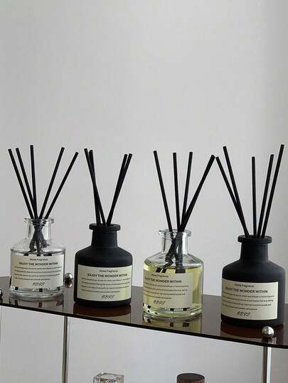 5 قطع (1 زجاجة زيت عطري + 4 عيدان بامبو عطرية) - طقم عطر منزلي بدون لهب. عطر طويل الأمد، مناسب لغرفة النوم والحمام وغرفة المعيشة. مثالي للعلاج بالعطور، تنقية الهواء، هدايا العطور، ديكور المنزل وديكور رمضان.