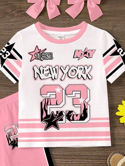 SHEIN ملابس فتاة شابة بطراز رياضي رجعي، طقم تي شيرت بياقة طاقم وأكمام قصيرة مطبوع عليه أرقام وأحرف وبنطلون واسع، مناسب للصيف والنزهات الخارجية والتصوير الشارعي والمنزل والطراز البوهيمي والهيبي وحفلات الموسيقى