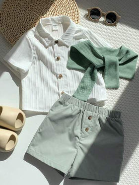 SHEIN اشتر اثنين واحصل على واحد مجانًا! 3 قطع/مجموعة قميص أكمام قصيرة مخطط لطفل صغير، شورت أخضر، وشال، طقم بأسلوب رجالي أنيق مناسب لحفلة عيد الميلاد، حفلة المساء، الحفلات، حفل الزفاف، حفل استقبال المولود الجديد، احتفال عيد الميلاد الأول، الربيع/الصيف