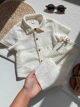 SHEIN مجموعة من قطعتين للأطفال الرضع والأولاد الصغار، ملابس علوية أبيض مفرغ مريح قصير الأكمام وبنطال واسع الساق، كاجوال تقليدي متنوع مناسب للربيع والصيف والخريف والمناسبات والاحتفالات والعطلات والأعياد والأعراس وحفلات استقبال المواليد وعيد الميلاد الأول