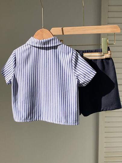 SHEIN مجموعة مكونة من 3 قطع تشمل قميص وحزام وشورت - بتصميم مخطط على الطراز الأنيق للأطفال الصبية، مناسب لحفلات عيد الميلاد والحفلات المسائية والأعراس وحفلات استقبال المواليد واحتفالات عيد الميلاد الأول
