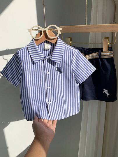 SHEIN مجموعة مكونة من 3 قطع تشمل قميص وحزام وشورت - بتصميم مخطط على الطراز الأنيق للأطفال الصبية، مناسب لحفلات عيد الميلاد والحفلات المسائية والأعراس وحفلات استقبال المواليد واحتفالات عيد الميلاد الأول