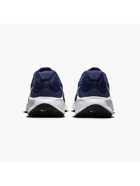 Nike حذاء ركض رجالي من نايك ريفولوشن 7 خفيف الوزن، منفذ للهواء، شبكي، متين، ماص للصدمات، مناسب للركض في الهواء الطلق والتدريب واللياقة البدنية، لون أزرق داكن، أحذية رياضية كاجوال متعددة الاستخدامات، موديل ضروري FB2207-400