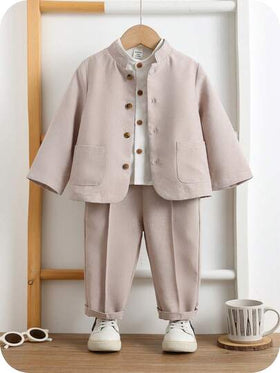 SHEIN قطعتان من ملابس الطفل الولد بأسلوب جنتلمان كاجوال، تشمل بليزر بيج وبنطلون رسمي، مناسب للمناسبات الرسمية، حفلات عيد الميلاد، الحفلات، حفلات الزفاف، استقبال المواليد، واحتفالات عيد الميلاد الأول