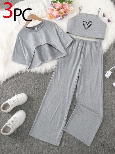 SHEIN Sparklyn طقم ملابس كاجوال يومي مكون من قميص كامي بطبعة قلب بياقة دائرية وذيل غير منتظم وأكمام قصيرة، وبنطال بخصر مطاطي وساق واسعة