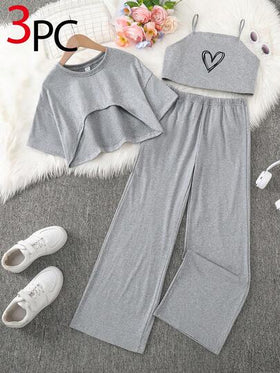 SHEIN Sparklyn طقم ملابس كاجوال يومي مكون من قميص كامي بطبعة قلب بياقة دائرية وذيل غير منتظم وأكمام قصيرة، وبنطال بخصر مطاطي وساق واسعة
