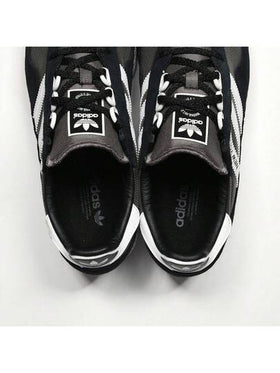 Adidas أحذية رياضية كاجوال منخفضة الرقبة مريحة للجنسين JH9801، مناسبة للربيع والخريف