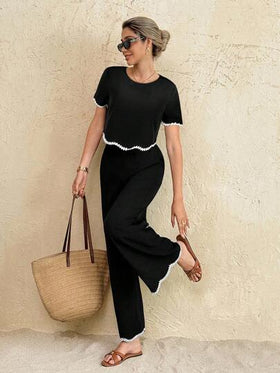 SHEIN Frenchy مجموعة ملابس علوية وبنطلون بأكمام قصيرة وياقة مستديرة بلونين متباينين للنساء، 2 قطعة