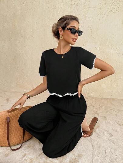 SHEIN Frenchy مجموعة ملابس علوية وبنطلون بأكمام قصيرة وياقة مستديرة بلونين متباينين للنساء، 2 قطعة