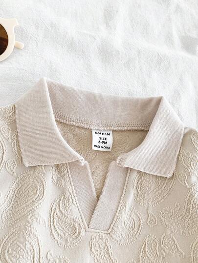 SHEIN Vintaside Kids طقم ملابس علوية كم قصير مطبوع بطبعة البيزلي مع شورت جينز مغسول أنيق، مجموعة ملابس صيفية كاجوال متعددة الاستخدامات مناسبة للارتداء اليومي، التخييم العائلي، الطعام أو التسوق
