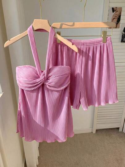 Comfortcana طقم نسائي من بلوزة وشورت قصير بدون أكمام ورقبة على شكل حرف V