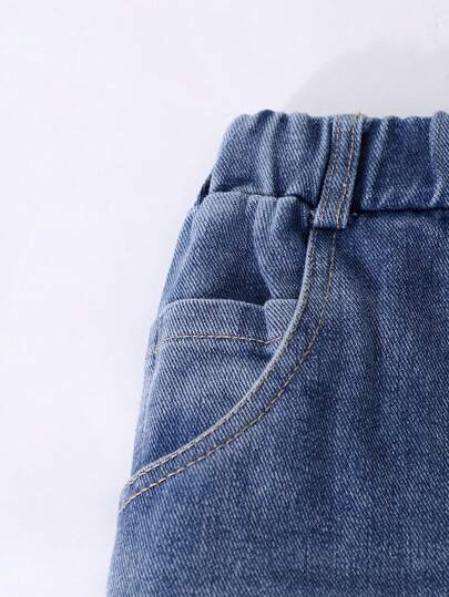 SHEIN مجموعة من قطعتين للفتيات المراهقات: بلوزة كاجوال فضفاضة مطبوعة بالفراشات وجينز مستقيم الساق فضفاض مطرز بالفراشات باللون الوردي