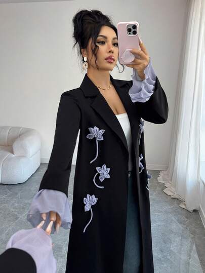 Yasmyna عباءة أنيقة للنساء مزينة بأكمام واسعة وطبعات زهرية على الياقة
