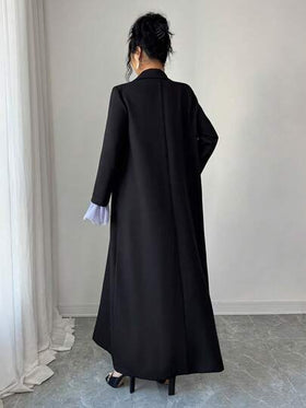 Yasmyna عباءة أنيقة للنساء مزينة بأكمام واسعة وطبعات زهرية على الياقة