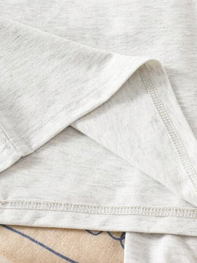SHEIN Streecool Kids مجموعة 3 قطع من قميص كم قصير وبنطلون مطبوع عليه رسوم ديناصورات للأولاد الصغار باللون الأسود والرمادي والرمادي الفاتح، مناسبة للخروجات والملابس اليومية والرياضة والمناسبات