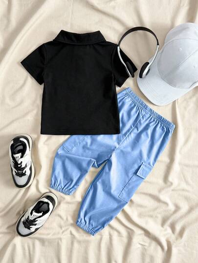 SHEIN Playful Pals مجموعة بولو قصير الأكمام بتصميم لاصق وبنطال كارجو أخضر ذو خصر مطاطي مناسب للأطفال الذكور من عمر 6 أشهر إلى 3 سنوات، مناسب للرياضة والنزهات والتسوق والسفر، ملابس شارع للأطفال الذكور باللون الأزرق الفاتح