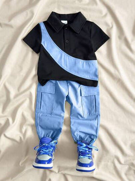 SHEIN Playful Pals مجموعة بولو قصير الأكمام بتصميم لاصق وبنطال كارجو أخضر ذو خصر مطاطي مناسب للأطفال الذكور من عمر 6 أشهر إلى 3 سنوات، مناسب للرياضة والنزهات والتسوق والسفر، ملابس شارع للأطفال الذكور باللون الأزرق الفاتح