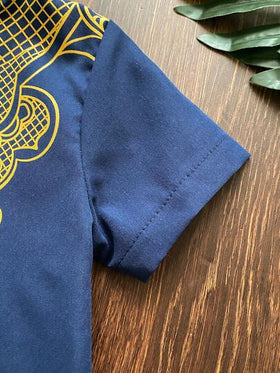 SHEIN رمضان 1 قطعة رومبير قصيرة الأكمام للأولاد مع طوق مندرين وأزرار مطبوعة + قبعة شمس دائرية، طقم كاجوال رجعي مناسب للارتداء اليومي في الربيع/الصيف