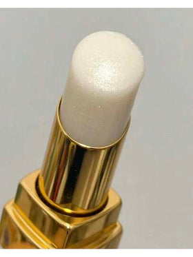 CHANEL [حجم السفر - #912-1.5g] بلسم شفاه ميس كوكو 912-أبيض حالم 1.5g