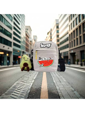 SNOOPY حقيبة كروس بودي كانفاس 4 ألوان بطبعة سنوبي، مناسبة للمراهقين والطلاب، حقيبة كتف بطبعة أنمي عالية الجودة، هدية عيد الميلاد/العطلات/عيد الحب، لوازم العودة إلى المدرسة (مع إكسسوارات الدمية)، عيد الحب