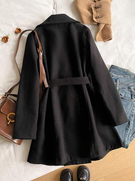 SHEIN معطف صوفي سميك عصري للمراهقات بياقة عتيقة، أزرار مزدوجة، أكمام طويلة، حزام خصر قابل للتعديل، مناسب للخريف/الشتاء، دافئ، للخارج، كاجوال، المنزل، السفر