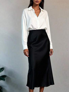 طقم ملابس أنيق للنساء قطعتين، قميص أبيض كبير الحجم بأزرار + تنورة سادة سطين أسود عالي الخصر متوسطة الطول، طقم متناسق مثالي للمكتب والمناسبات اليومية