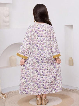 SHEIN فستان كاجوال عربي بأكمام طويلة للفتيات، بطبعات زهرية ولوحات ملونة، متواضع وفضفاض بياقة على شكل حرف V، مزين بتطريز زهري وشراريب، باللونين الوردي والبيج، مناسب للربيع والصيف والعطلات