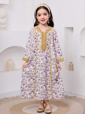 SHEIN فستان كاجوال عربي بأكمام طويلة للفتيات، بطبعات زهرية ولوحات ملونة، متواضع وفضفاض بياقة على شكل حرف V، مزين بتطريز زهري وشراريب، باللونين الوردي والبيج، مناسب للربيع والصيف والعطلات