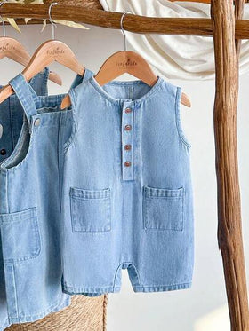 SHEIN Vintaside Kids جمبسوت صيفية كاجوال يومية للأطفال الصبيان بطراز كلاسيكي جامعي، بأزرار أمامية نصفية، جيوب قصاصات، بدون أكمام، فضفاضة