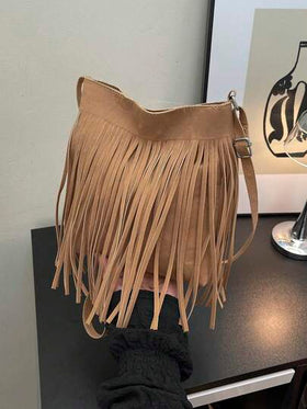 حقيبة كتف مربعة بطراز بوهيمي عتيق مزينة بشرابات، تصميم بسيط عصري، يمكن ارتداؤها على الكتف أو عبر الجسم، طراز متعدد الاستخدامات مناسب للمناسبات اليومية والخروجات والسفر والحفلات، مناسبة للخريف/الشتاء