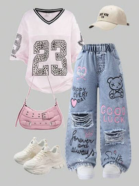 SHEIN ChillGRL بنطلون جينز للبنات الصغيرات الكاجوال الجميل، مطبوع بحرف وشكل دب ملون، غسيل فاتح مبهت، قصة مستقيمة فضفاضة، قماش ناعم ومريح، موضة الشارع، جينز بناتي