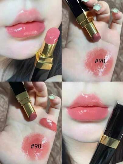 CHANEL أحمر شفاه بحجم السفر بأنبوب أسود وذهبي لامع بلون (خوخي موف) #90 JOUR من كوكو مادمازيل بوزن 1.5 جرام / 0.05 أونصة