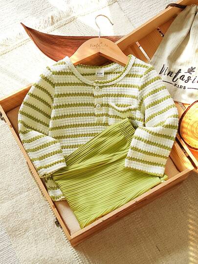 SHEIN Vintaside Kids طقم ملابس كامل للأطفال الصبيان، ملابس علوية بأكمام طويلة مخطط بطراز كلاسيكي وبنطال بلون متباين، مناسب للارتداء في الربيع/الخريف، للاستخدام اليومي، للخروجات، الحفلات، العطلات، الحدائق
