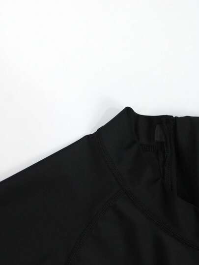 Manfinity Swimmode جمبسوت سباحة قصيرة الأكمام بألوان متباينة للرجال للشاطئ والعطلات