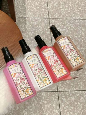 رذاذ عطري 100 مل برائحة جوز الهند والفانيليا، مناسب للاستخدام الداخلي والخارجي، يوفر رائحة طبيعية وطازجة. محمول وطويل الأمد، ينبعث منه مجموعة متنوعة من الروائح بما في ذلك كعكة الكريمة والخزامى والقهوة والجاردينيا والياسمين وزهرة العطر. خيار مثالي لعطر الم
