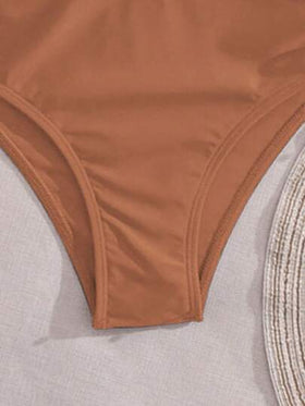 SHEIN Swim بيكيني نسائي صيفي بلون أحادي مع ربطة عنق وحمالات متقاطعة، مثير مع سلك داخلي
