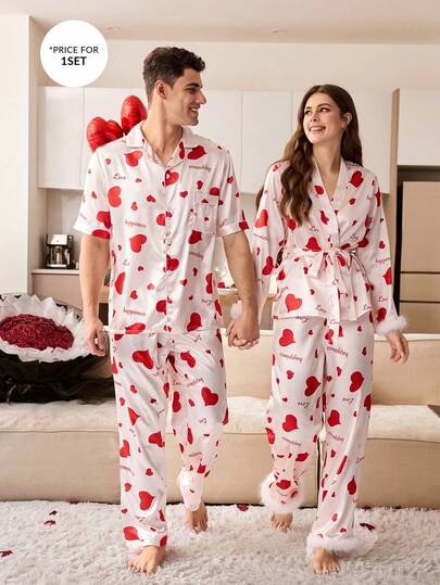 CoupledUp طقم بيجامة رجالي بأكمام قصيرة مطبوع عليه قلب وأحرف
